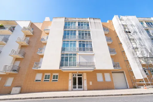 🌟 T3 com Suíte, Varandas e Parqueamento Fechado | Excelente Exposição Solar | Vialonga🌟