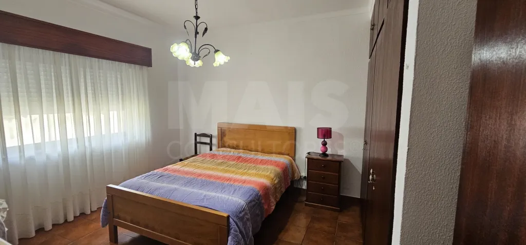 Moradia Térrea V3 com terreno urbano de 3780m2 no Alentejo