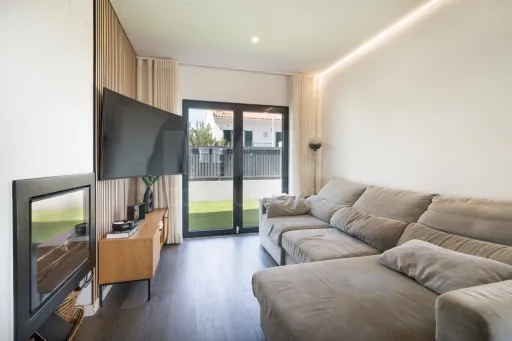 Moradia Independente T4 em TRAJOUCE, SÃO DOMINGOS DE RANA