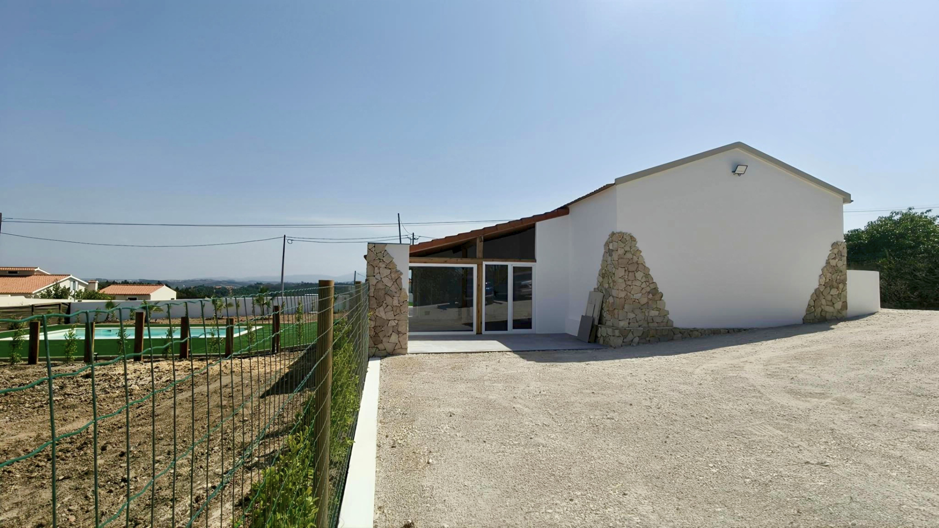 Single-Story 2-Bedroom + 1 House with Pool, Outbuilding, and 3,476 m² Lot | Comfort, Privacy, and Quality of Life