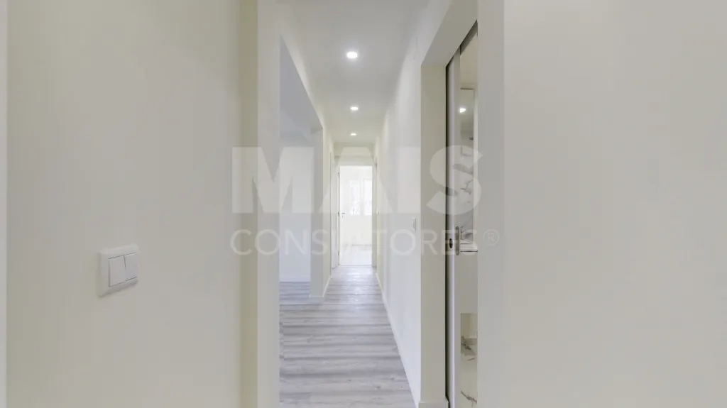 Wonderful 3-bedroom apartment in Queluz with patio