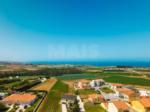 Moradia T3+2 Moderna com Vista Mar e Terraço Panorâmico