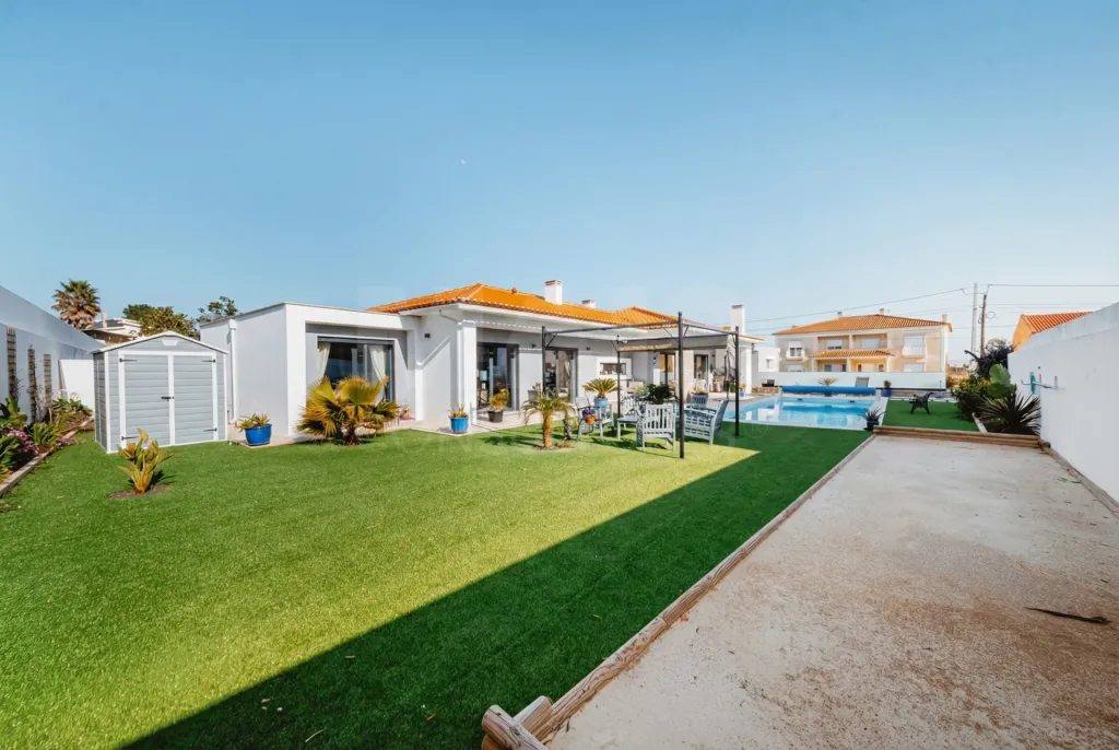 Moradia T3 (Térrea) com Piscina - Nadadouro