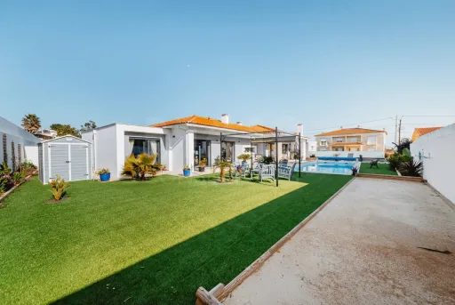 Moradia T3 (Térrea) com Piscina - Nadadouro