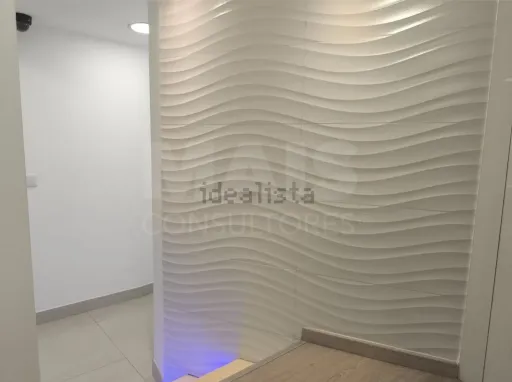 Clínica de Medicina Estética em Saldanha com Garagem