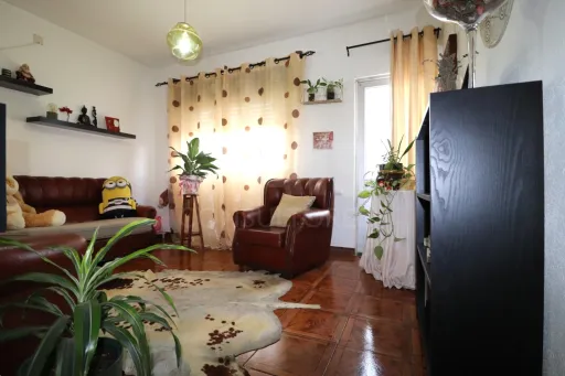 Moradia Térrea T2+1 com Garagem, sótão e terreno com 500 m2 em Vale Mansos, Coruche