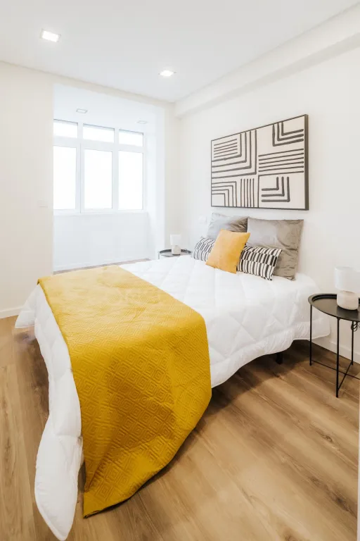 T3 Remodelado em Benfica | Varanda | Home Staging Incluído