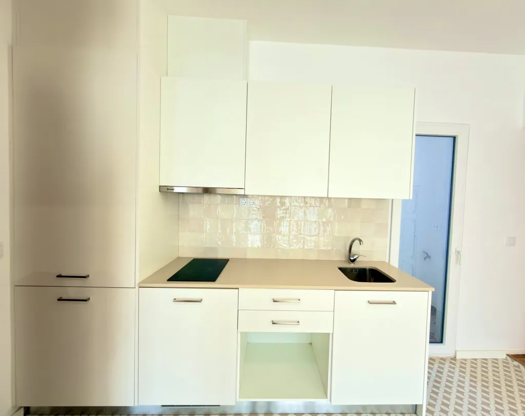 Moradia no coração de Peniche, totalmente renovada e com excelente potencial de investimento