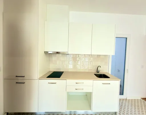 Moradia no coração de Peniche, totalmente renovada e com excelente potencial de investimento