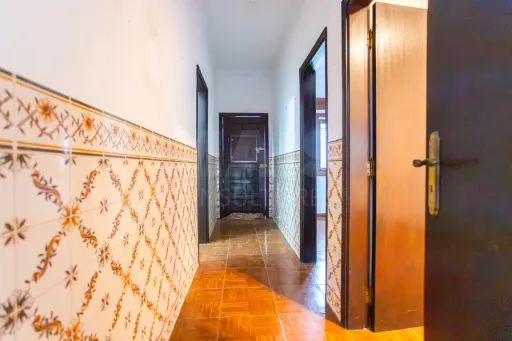 Moradia Térrea T2 para remodelar em Coruche-Vale Mansos