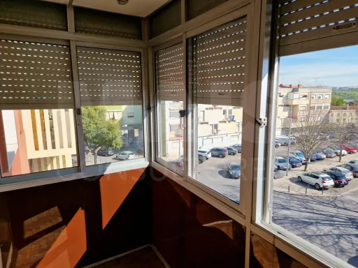 Apartamento de 3 assoalhadas junto ao Metro da Pontinha