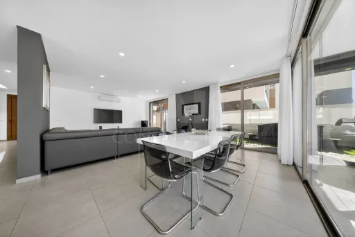Moradia T4 com Piscina e Rooftop a minutos da Praia | Salir do Porto