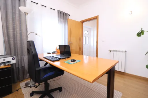 Moradia Térrea T4 Isolada, com Terreno e Garagem Samora Correia