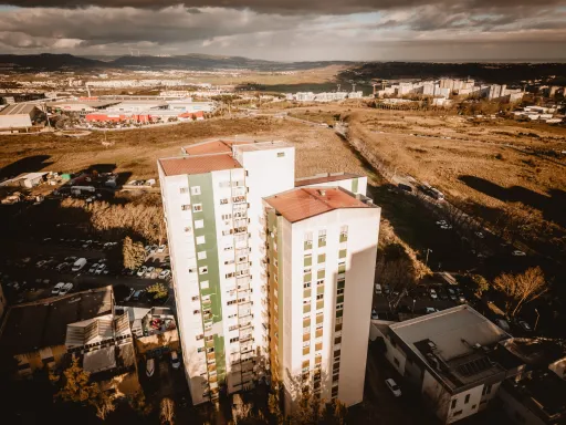 Apartamento T3 - Santo António dos Cavaleiros - Zona do Hospital Beatriz Ângelo