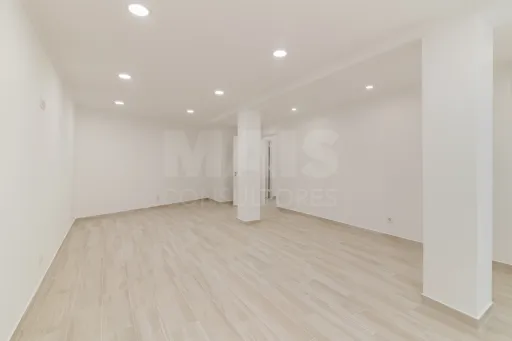 Moradia Isolada T4 Renovada — Abuxarda / Alvide, Cascais