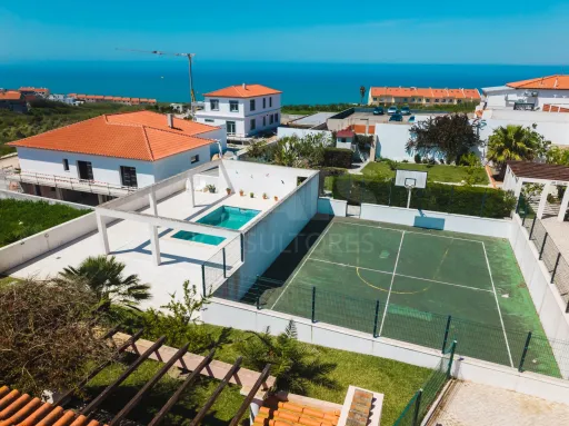 Moradia T5 em Lourinhã com Vista Mar, Piscina Aquecida e Jardim
