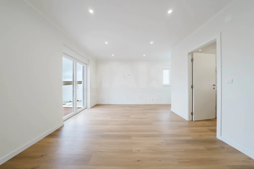 Moradia Geminada T3, Totalmente Remodelada