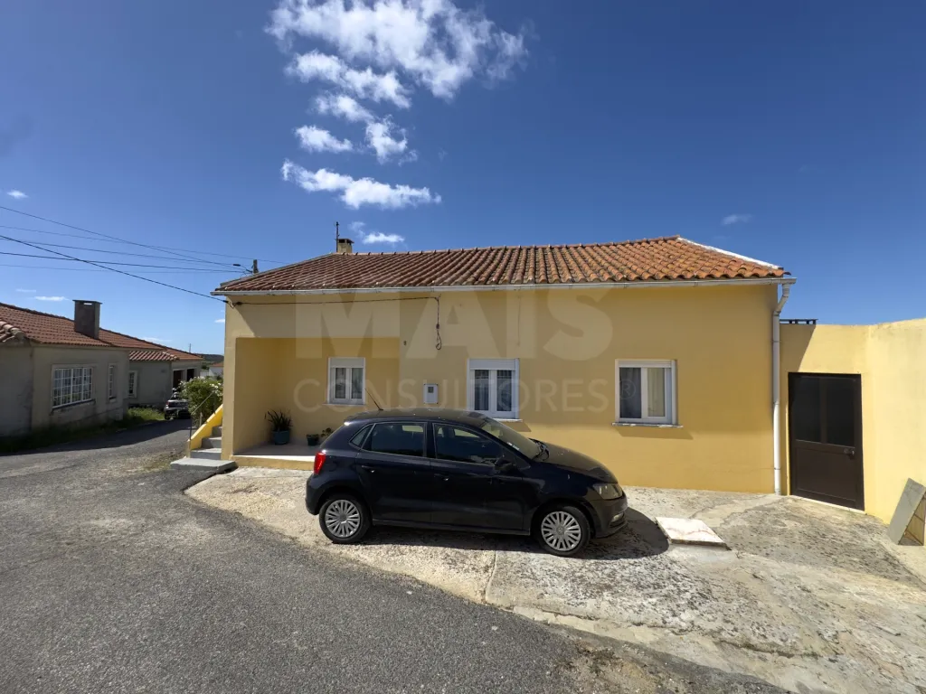 Moradia T2+3 com Terreno de quase 3000m2 Urbano