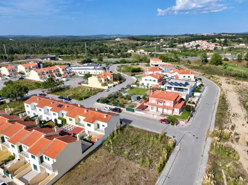 Lote urbano de 440 m² em Caldas da Rainha | Dê espaço ao seu próximo projeto