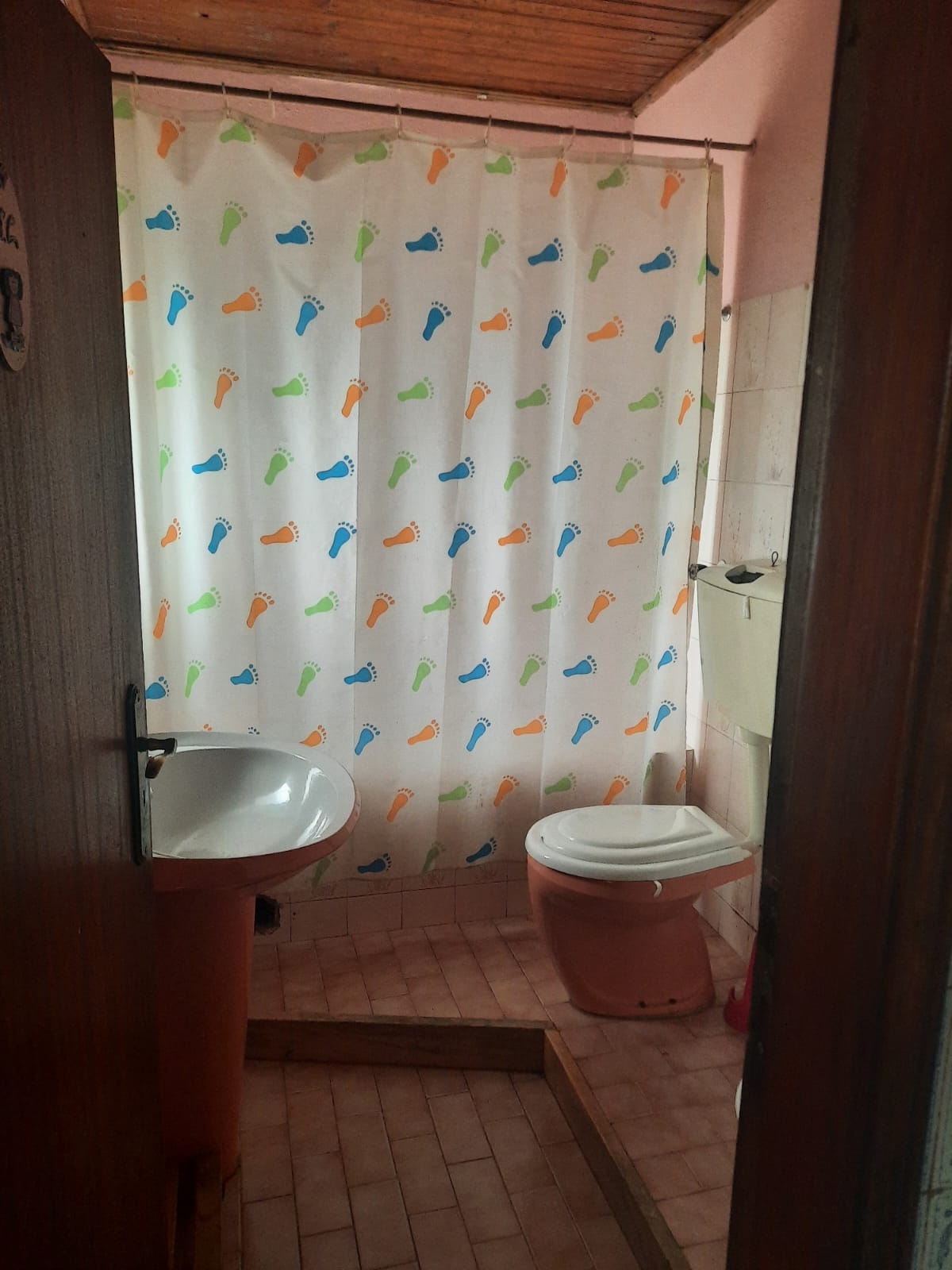 6-bedr. house with store and 4.600 m2 plot.Ferreira Zêzere- Chãos