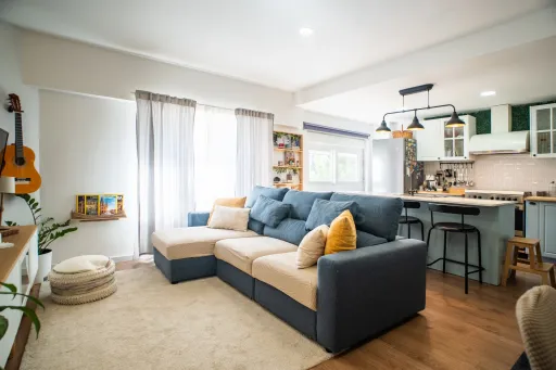 Fully Renovated 3-Bedroom Apartment in a Building with 2 Elevators