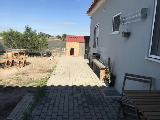 Quinta com moradia T4, piscina e anexos a 35 mint de Lisboa