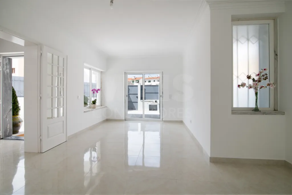Moradia Isolada T4 Renovada — Abuxarda / Alvide, Cascais