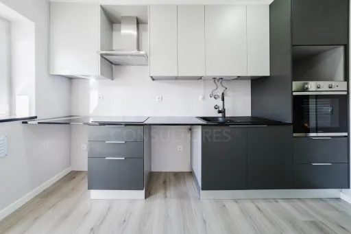 Apartamento T3 totalmente remodelado nas Caldas da Rainha