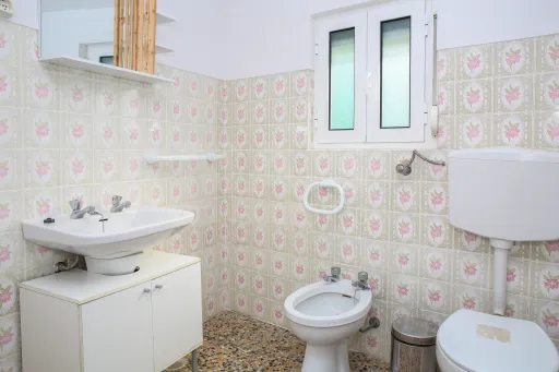 🏡 Moradia T1 com Terraço e Pátio