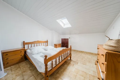 Apartamento T2 com Sótão e Varanda junto à Praia do Baleal