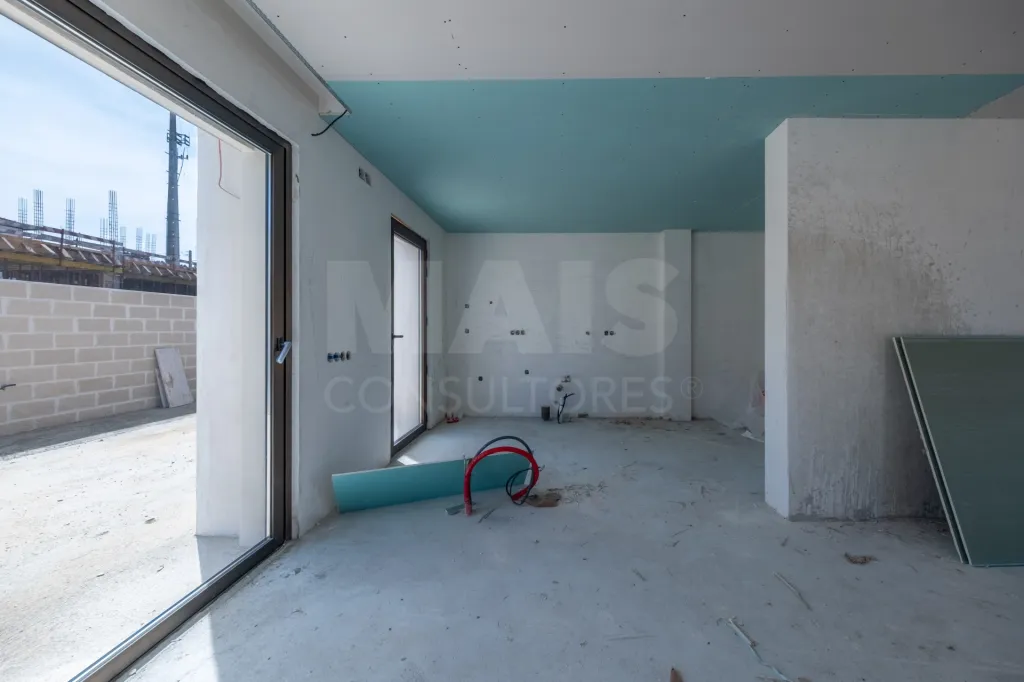 Moradia T3 (3 Suítes) com piscina e jardim - Salir do Porto