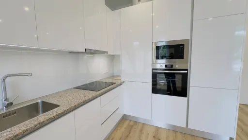 Apartamento T3 Totalmente Remodelado | Centro da Lourinhã | Modernidade, Conforto e Elegância