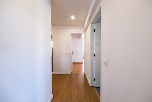 Apartamento T3 Renovado com Garagem Box – Cidade Nova, Caldas da Rainha