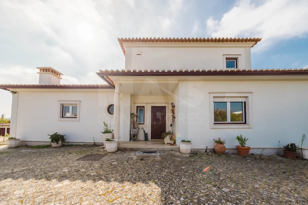 Quinta T4 C/ Garagem e mais de 13.000 m² terreno em Carvalhal, Bombarral