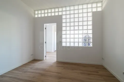 T1 em Paço de Arcos com Vista Desafogada