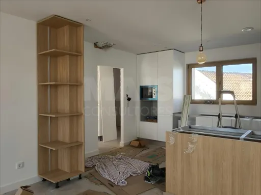 Moradia T3 c/ 2 Suites, 1 Closet, Logradouro e Vista Mar!