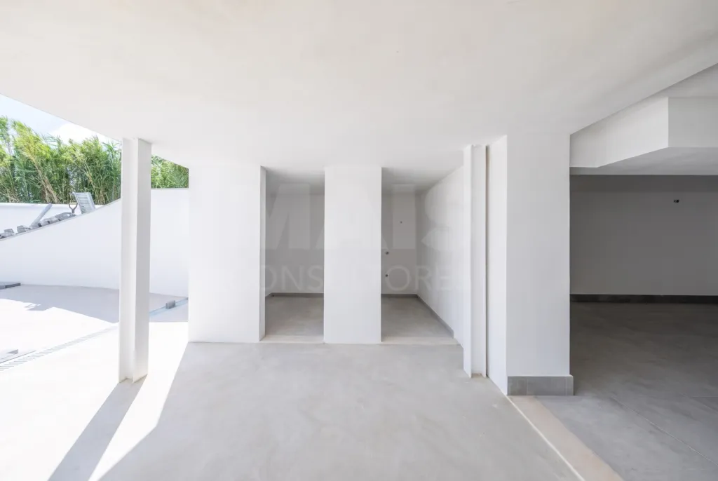 Moradia T2+1 totalmente remodelada com garagem e sótão em Alfeizerão