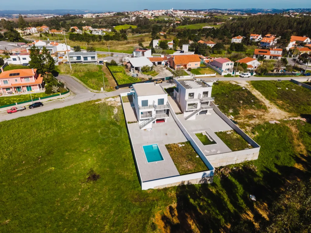 Moradia T3+1 | Piscina | Garagem | Caldas da Rainha