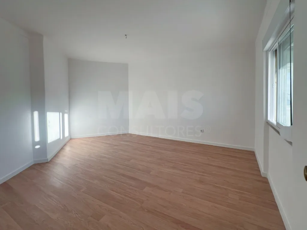 Apartamento T1 Em Santa Iria de Azoia