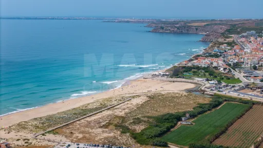Moradia T4 com Vista Mar, Jacuzzi Panorâmico e Energia Solar | Lourinhã