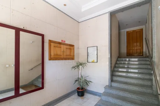 3-Bedroom Apartment in Linda-a-Velha