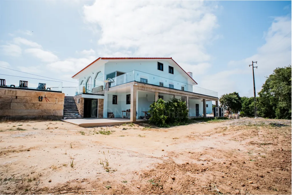 Quinta com mais de 23.000 m², piscina de água salgada e potencial de construção