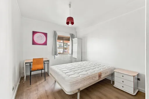 Apartamento T3 com suite e arrecadação em prédio com elevador