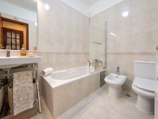 T3 no Carregado com excelentes areas com varanda e parqueamento