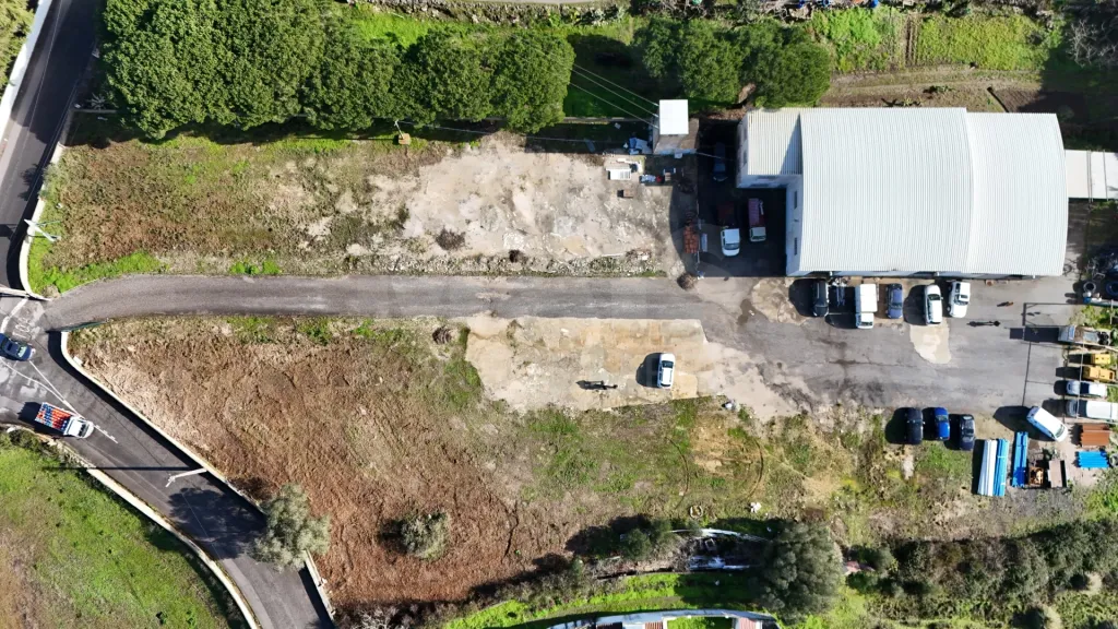 Warehouse on 9342m2 plot in Terrugem