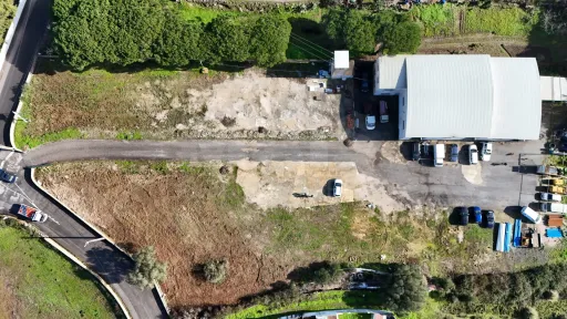 Armazém inserido em terreno de 9342m2 na Terrugem