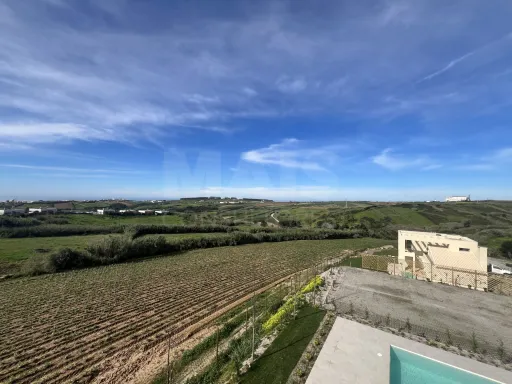Apartamento T2 com terraço em condomínio privado perto da praia – Honeysands Residences, Areia Branca
