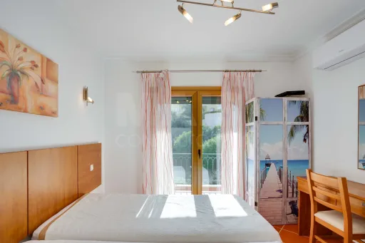 T2 with garage and balconies 200 meters from Peneco beach