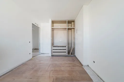 Apartamento T2 Novo com Garagem Privativa e Varanda Ampla em Ferrel junto ao Baleal Fracção G