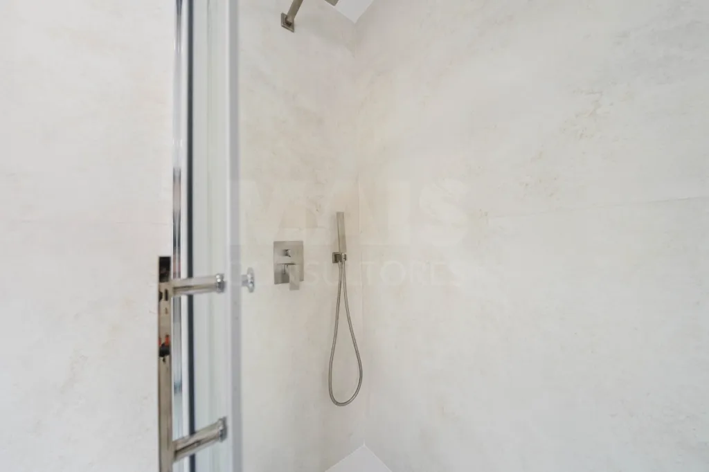 Moradia totalmente remodelada no coração de Peniche!